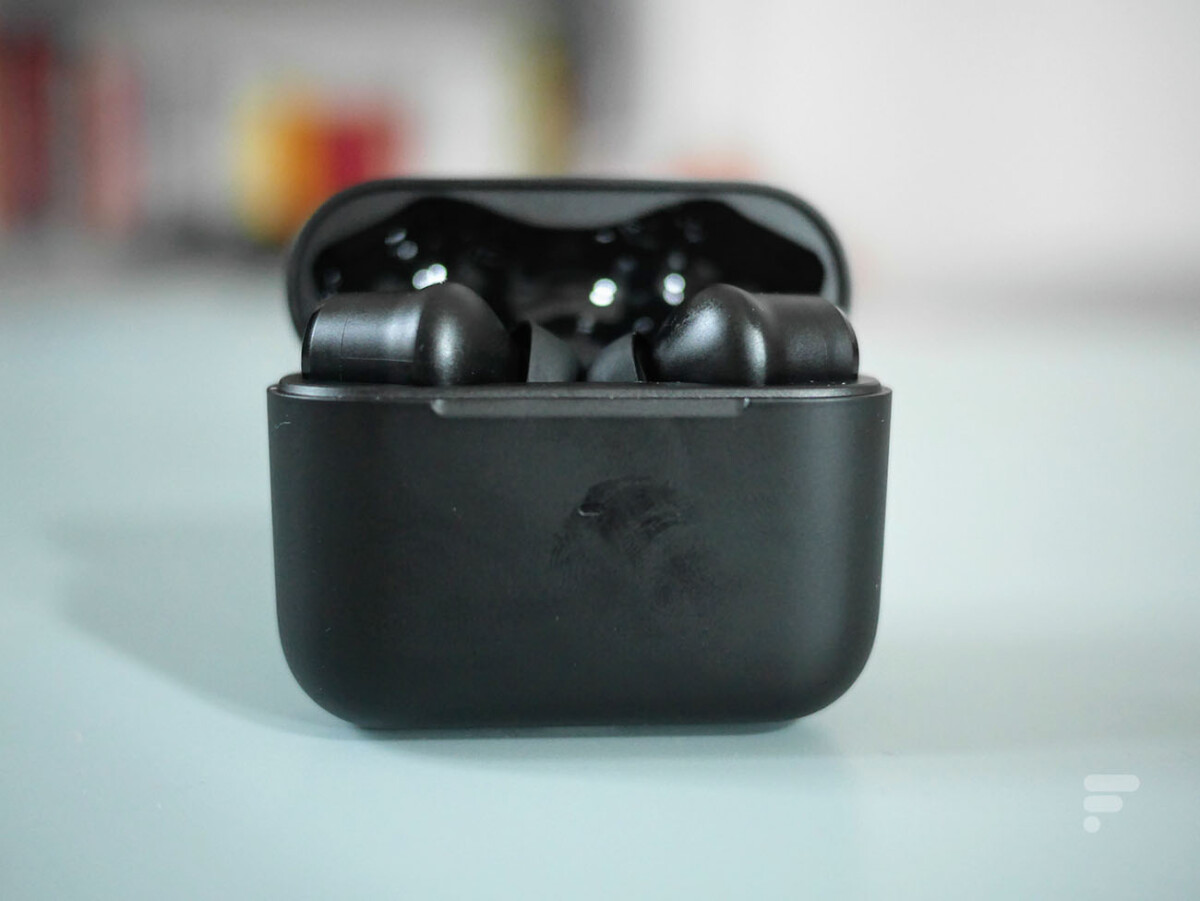 Le boîtier des Razer Hammerhead True Wireless Pro