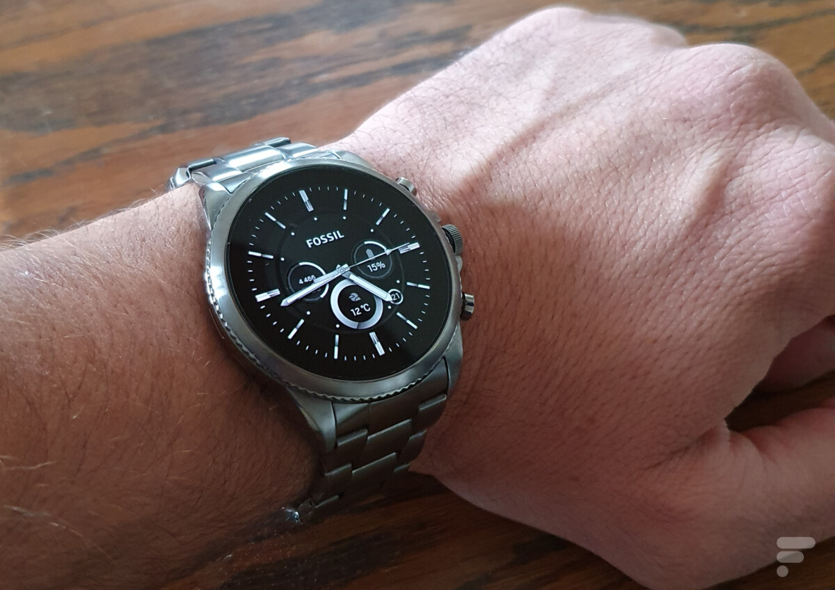 La Fossil Gen 6 ressemble à une montre traditionnelle