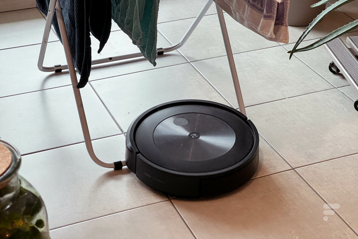 iRobot Roomba j7+