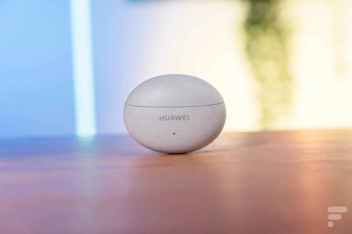 Le boîtier des Huawei FreeBuds 5i