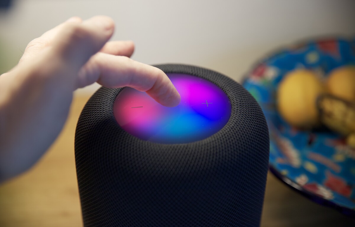 Apple HomePod 2, écran aux couleurs de Siri