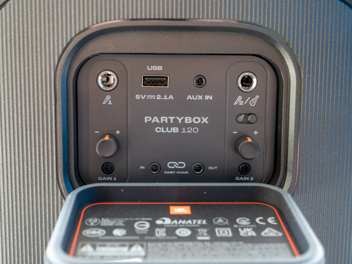 Test JBL PartyBox Club 120