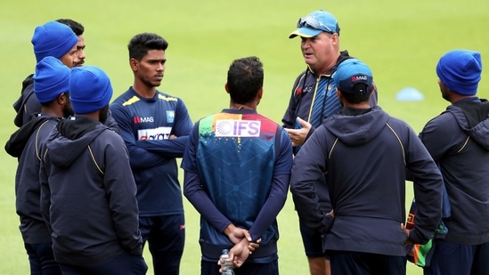 Sri Lanka head coach Mickey Arthur speaks to his players: File photo(AP)