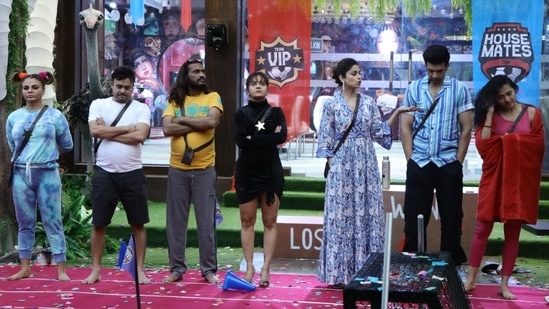 Bigg Boss 15 contestants Rakhi Sawant, her husband Ritesh along with Devoleena Bhattacharjee, Shamita Shetty, Karan Kundrra and Tejasswi Prakash.
