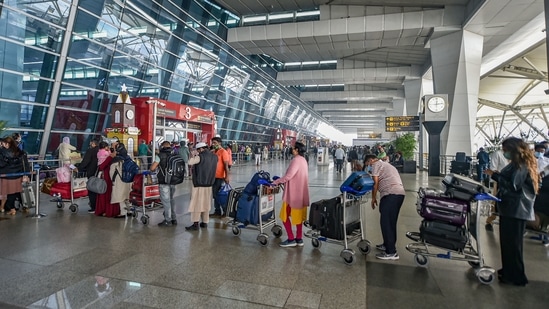 Passengers who arrived at the Indira Gandhi International Airport from ‘at risk’ countries complained of long lines, crowded lounges, unclear instructions and costly Covid tests.(PTI)