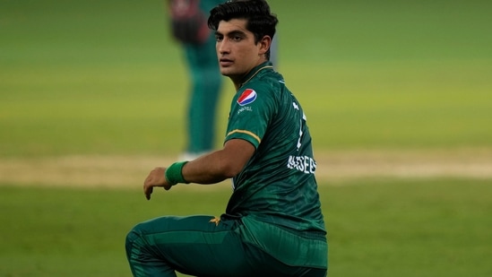 Pakistan's Naseem Shah reacts after missing to take the catch of India's Virat Kohli during the T20 cricket match of Asia Cup between India and Pakistan, in Dubai, United Arab Emirates, Sunday, Sept. 4, 2022. (AP Photo/Anjum Naveed)(AP)