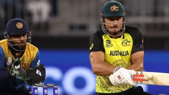 Marcus Stoinis shattered David Warner's record by notching up the fastest T20I half-century for Australia(Twitter @ICC)