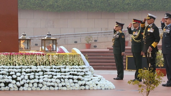 Navy Day is observed every year on December 4 to acknowledge the role of the Indian Navy and commemorate its achievements in 'Operation Trident' during the 1971 Indo-Pak War. On the occasion, the top brass of the Indian Armed Forces on Sunday paid homage at the National War Memorial.(PIB)