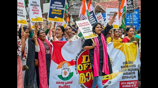 Thiruvananthapuram: Mahila Congress activists stage a protest demanding a case against the perpetrators named in the Hema Committee report, Thiruvananthapuram, Wednesday, Aug. 21, 2024. (PTI Photo) (PTI)