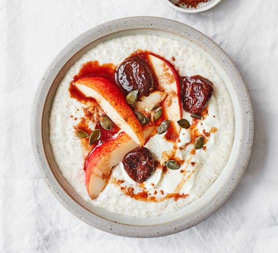 Oat & chia porridge with pear and prunes