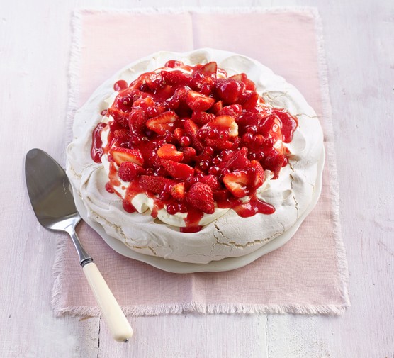 Strawberry pavlova