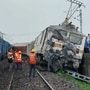 Jharkhand news: Two killed and 20 injured as 18 coaches of Mumbai-Howrah Mail derail, Indian Railways issue helpline numbers. 