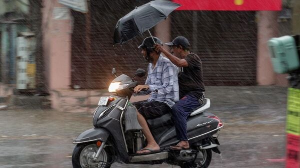 The IMD forecast that coastal Karnataka will experience heavy showers on Wednesday, while Goa, coastal Maharashtra, and Gujarat are expected to see heavy downpours on 2-3 August. (File Photo: ANI)