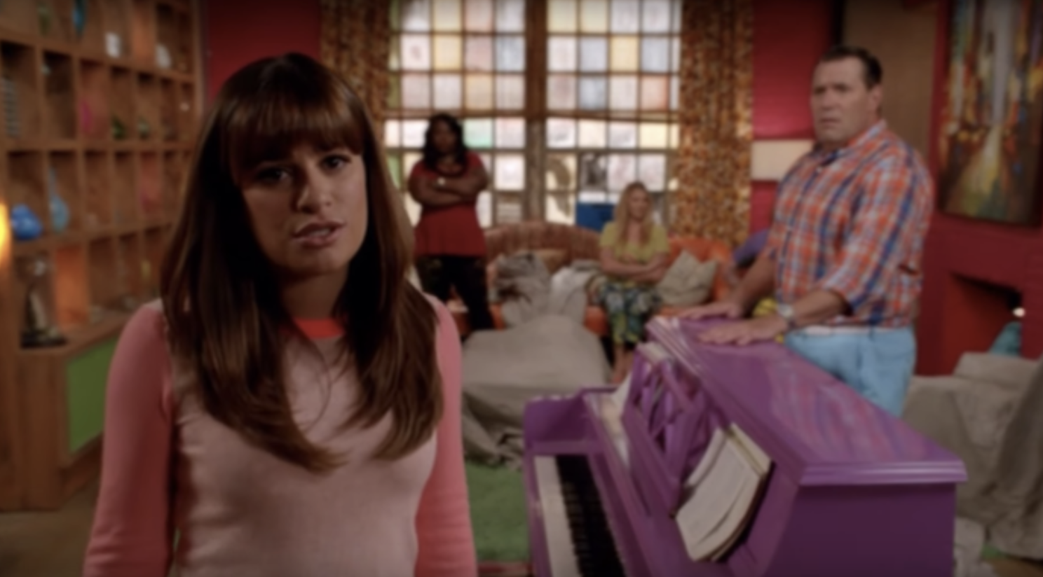 A scene from an episode of Rachel&#x27;s canceled show