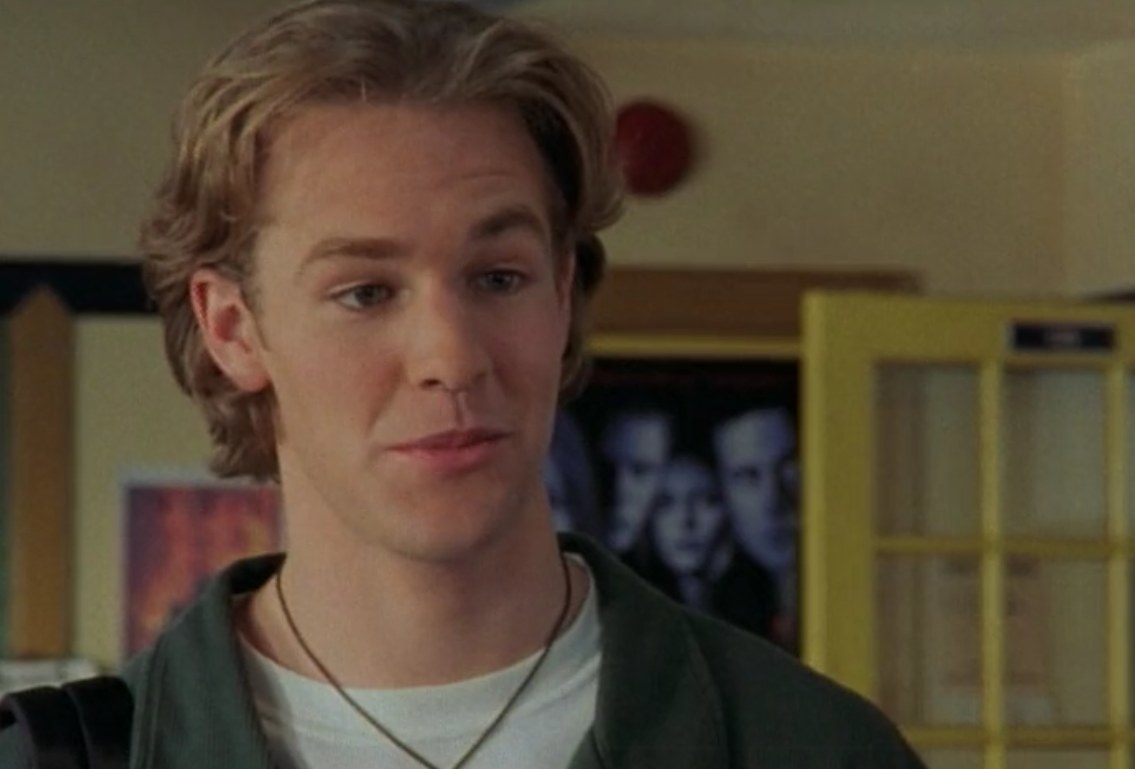 Dawson Leery talking in a classroom