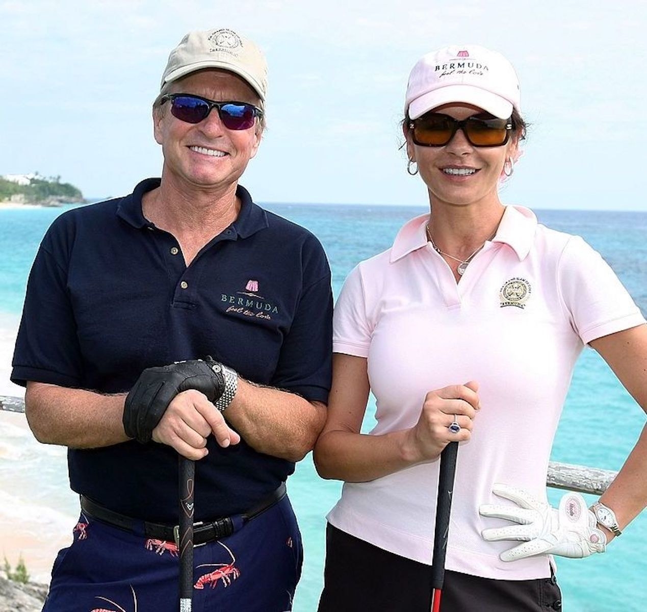 Zeta-Jones and Douglas playing golf in 2007