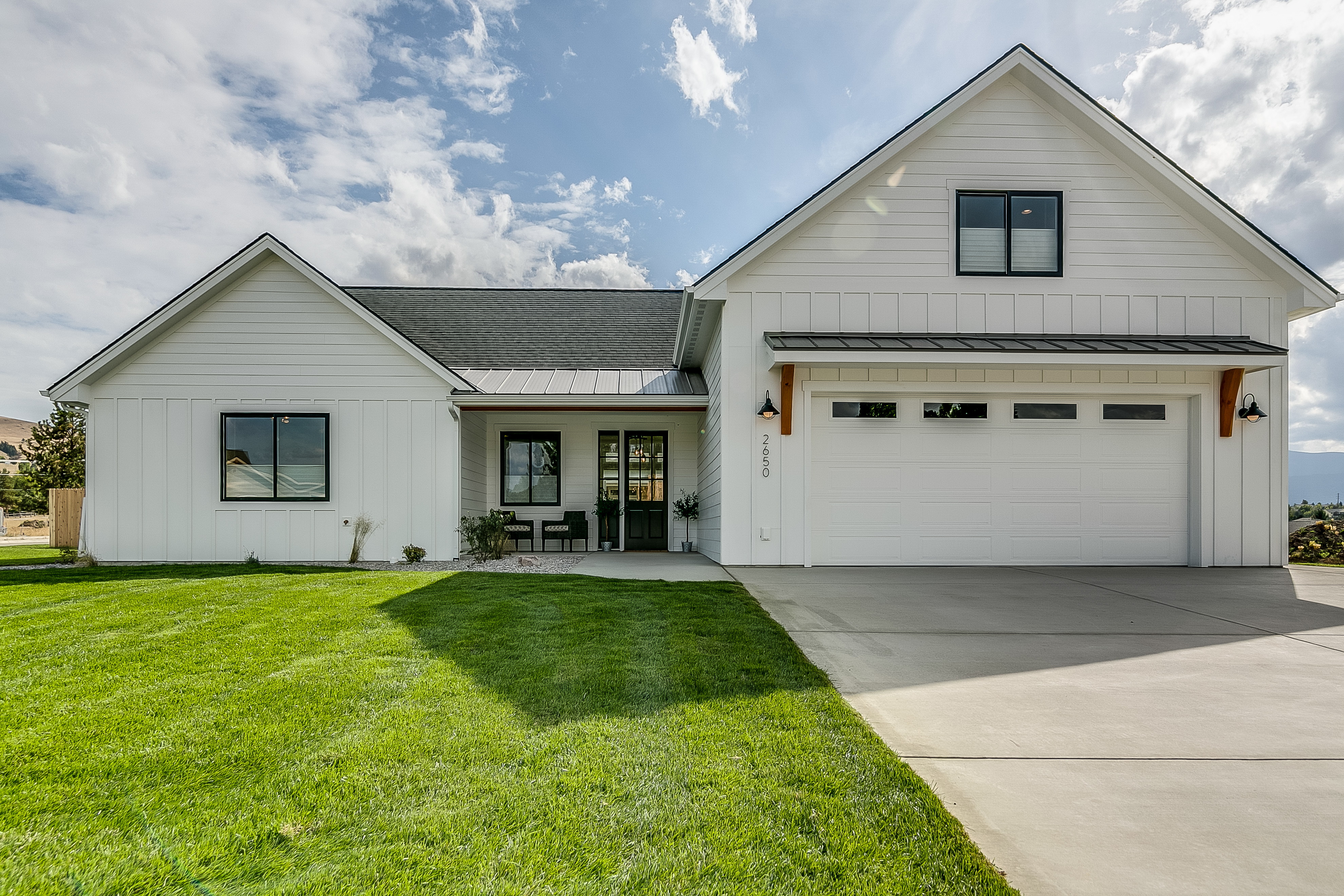 modern farmhouse exterior