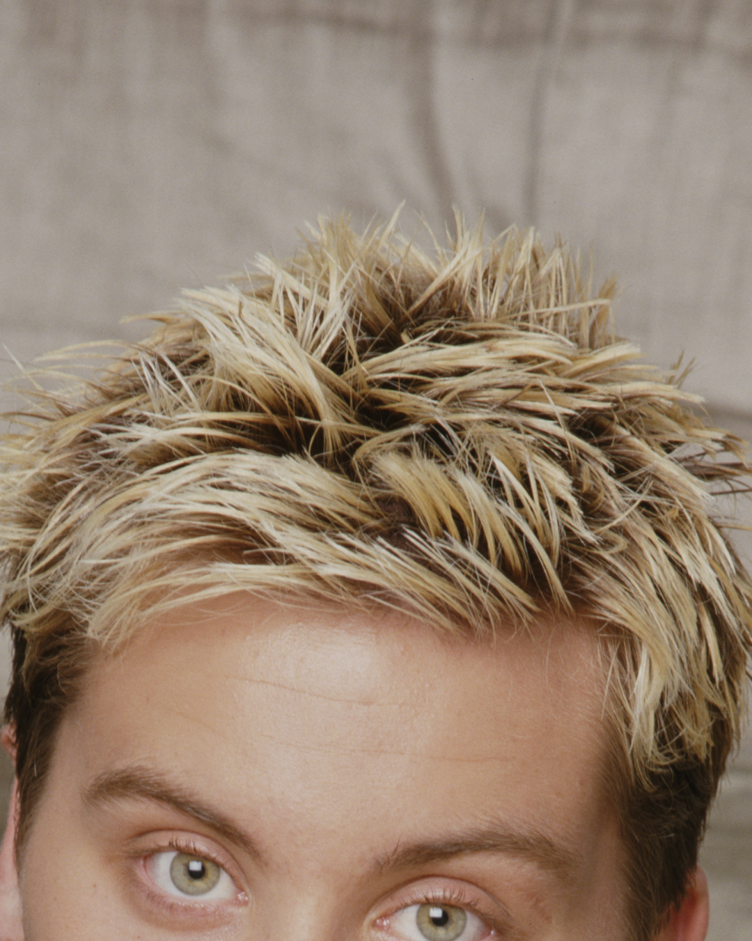 Close-up of Lance Bass&#x27;s spiky, blonde-tipped hair