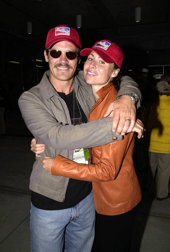 Closeup of Josh Brolin and Minnie Driver