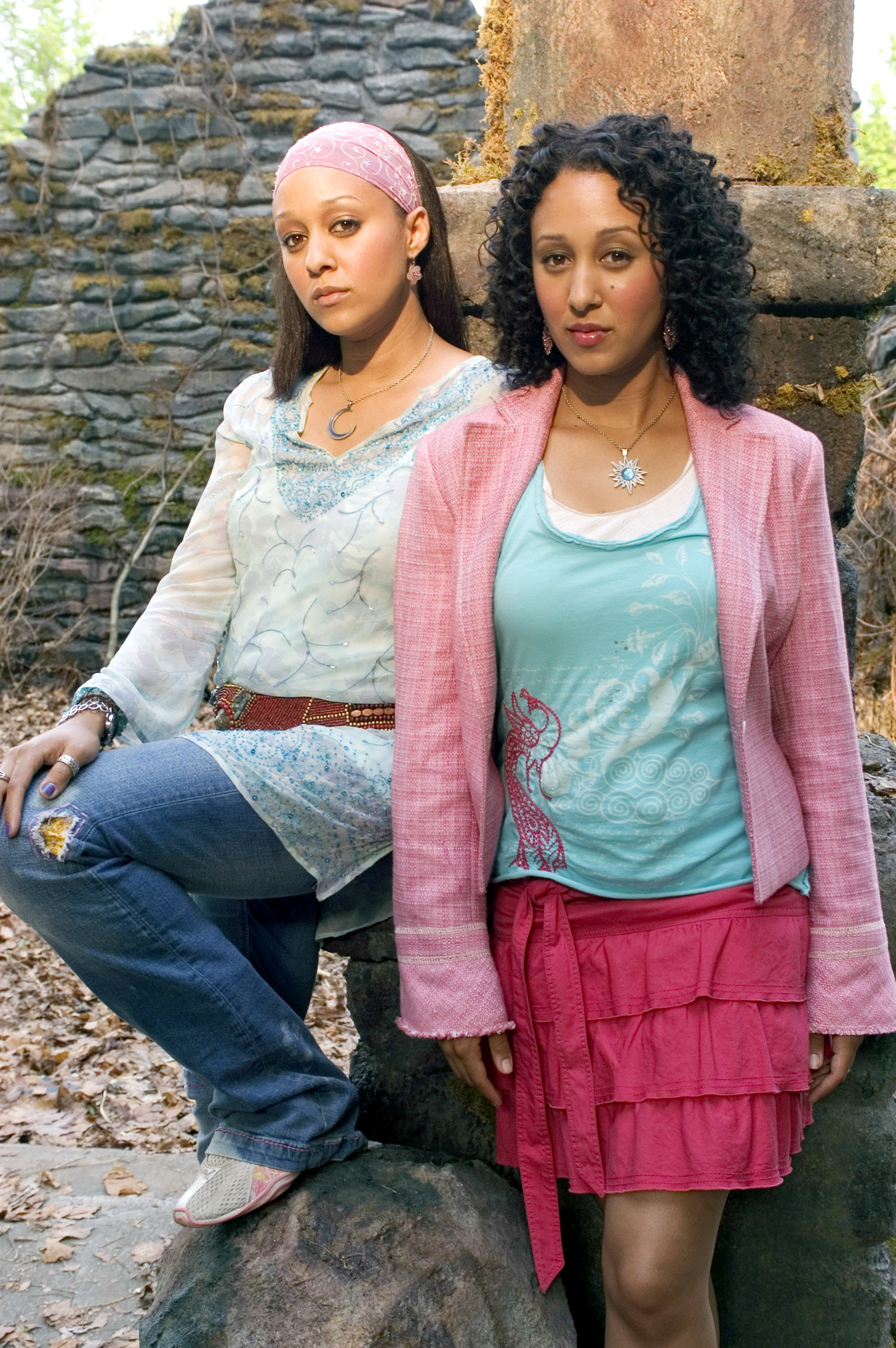 Tia Mowry, Tamera Mowry in casual clothing in &quot;Twitches&quot;