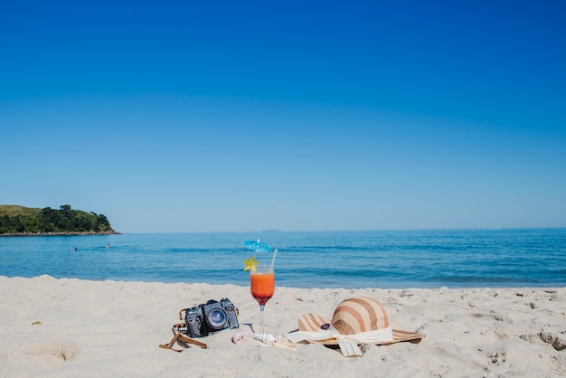 Bezpłatne zdjęcie jasny dzień na tropikalnej plaży