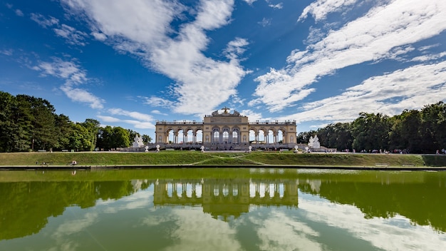 Bezpłatny plik Zdjęcie piękne zdjęcie schönbrunn schlosspark w wiedniu, austria