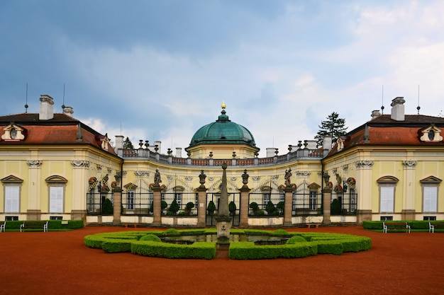 Bezpłatne zdjęcie piękny stary zamek buchlovice-czechy