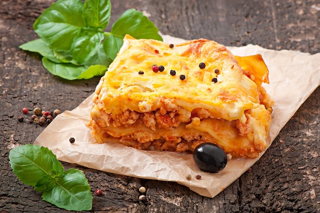 Foto gratuito lasagna classica con ragù alla bolognese