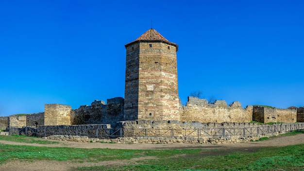 24.04.2021. Bilhorod-Dnistrovskyi o fortezza Akkerman, regione di Odessa, Ucraina, in una soleggiata mattina di primavera