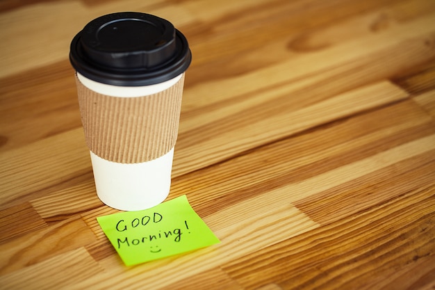 Buongiorno. Tazza di caffè per andare