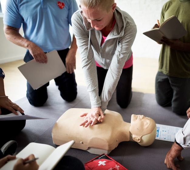 Concetto di addestramento al pronto soccorso CPR