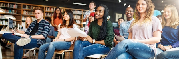 Concetto di conferenza dell&#39;aula di compagno di classe dello studio dell&#39;allievo