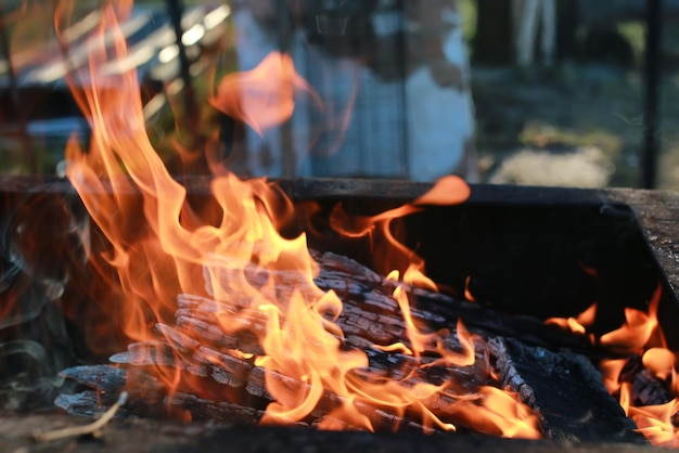 Foto fiamma di carbone e fuoco