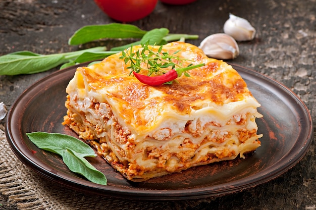 Lasagna classica con ragù alla bolognese