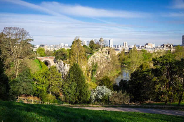 Parco Buttes Chaumont a Parigi