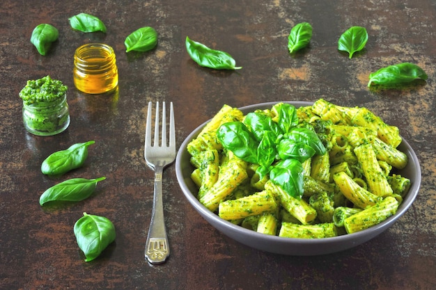 Pesto vegano di pasta pesto.