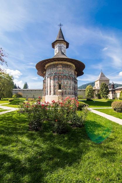 Foto grátis a igreja do mosteiro sucevita na bucovina romênia