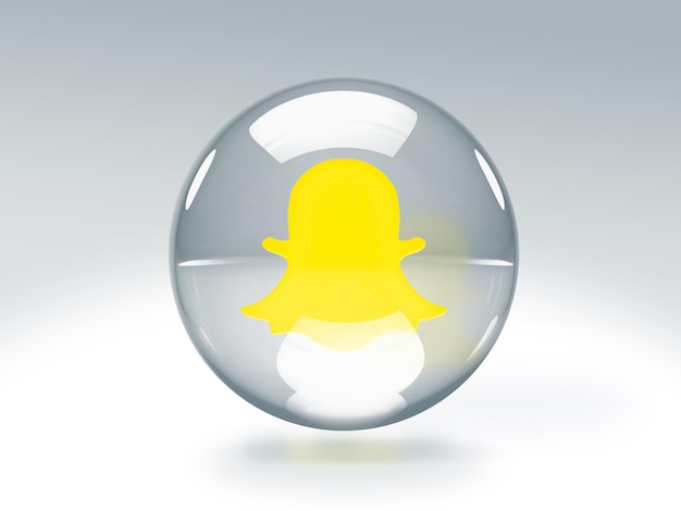 Foto grátis bolha de vidro transparente com logotipo do snapchat dentro isolada em fundo transparente