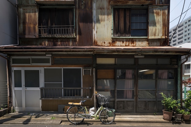 Foto grátis casa assombrada e fundo de bicicleta