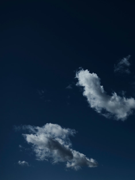 Foto grátis céu azul com nuvem closeup