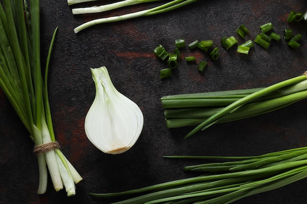 Foto grátis conceito de cebola verde de alimentos crus frescos de vegetais frescos