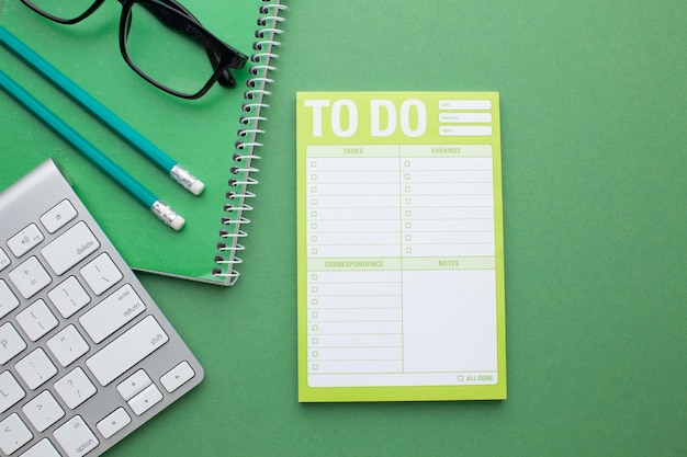 Foto grátis conceito de organização de tempo com planejador