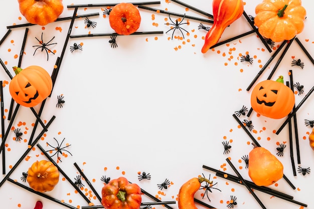 Foto grátis decorações de halloween colocadas em círculo