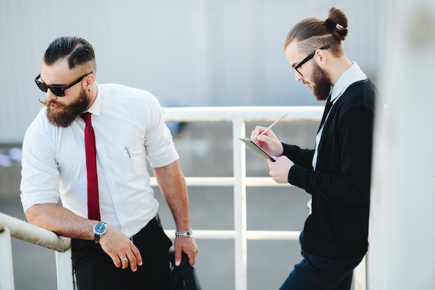 Dois empresário no trabalho