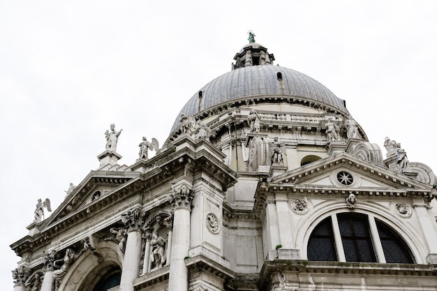 Foto grátis famosa santa maria della salute em veneza, itália