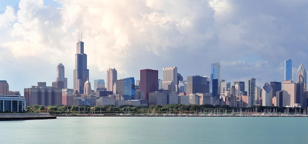 Foto grátis horizonte de chicago sobre o lago michigan