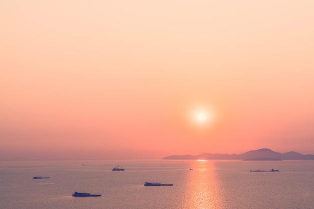 Foto grátis luz solar luz navio fundo vela