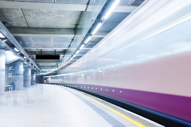 Foto grátis metro ou estação de trem