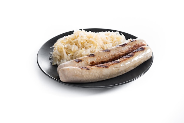 Foto grátis salsicha bratwurst e chucrute isolado em fundo branco comida típica alemã