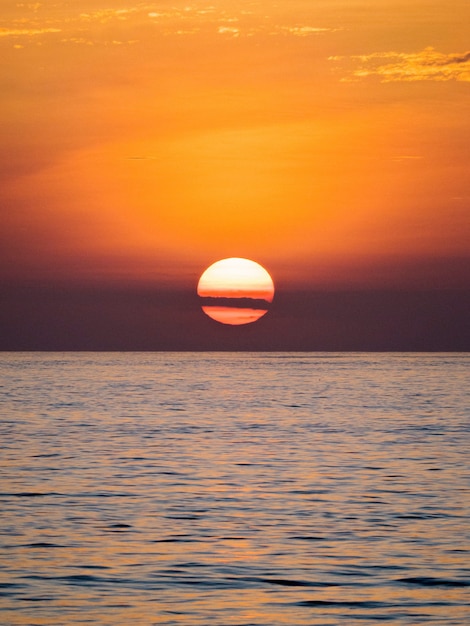 Foto grátis sol se pondo nas ilhas galápagos, equador